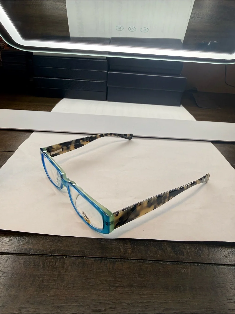 Brand new Women’s Eyebobs Reading Glasses 2.50 with Patterned Arms